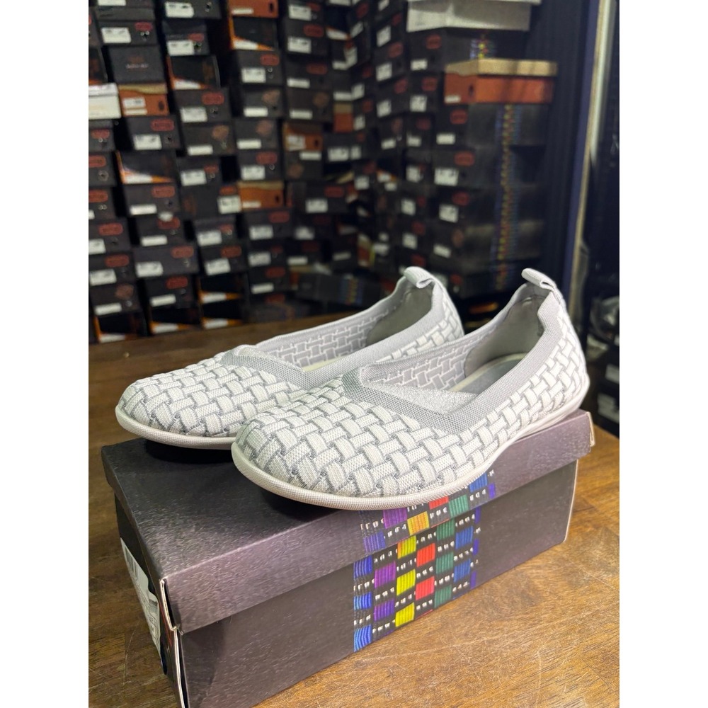 Bernie Mev Catwalk Weave Light Grey White Cream Flats Size 39 US 8.5 NEW